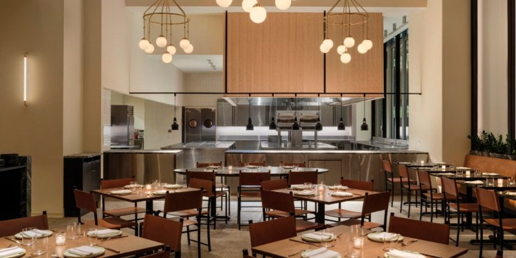 An Eleven Madison Park Alum Sets a New Tone at Crown Shy