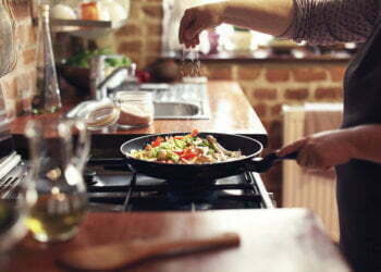 12 tips for cooking with less mess