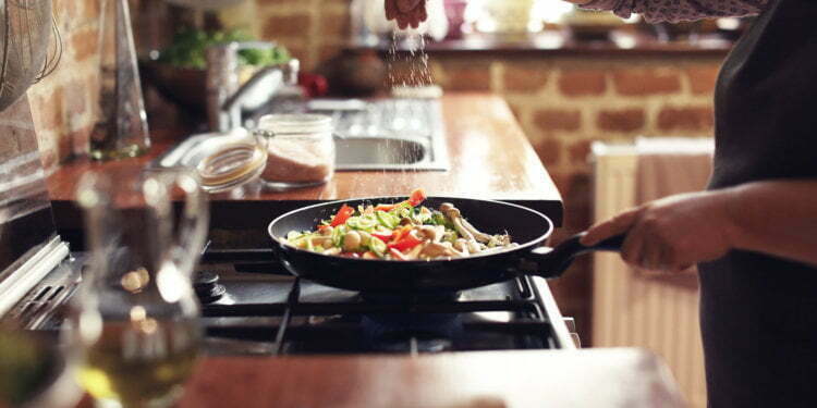 12 tips for cooking with less mess