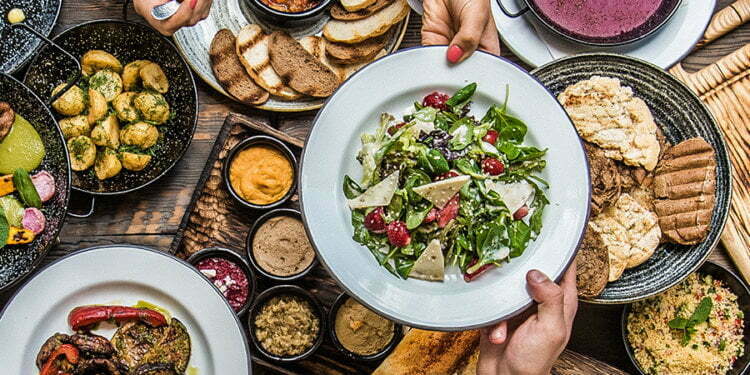 Google now helps you to order food without a transport app