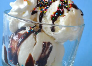 How to Make Ice Cream At Home in 4 Easy Steps
