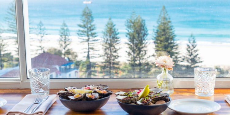 Coolangatta Restaurants With A View: Cooly Breeze Rooftop